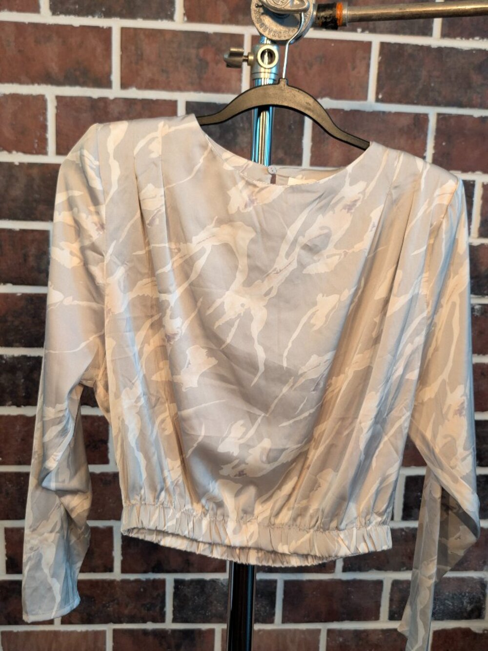 NWT ASTR The Label Grey Abstract Satin Crop Top S